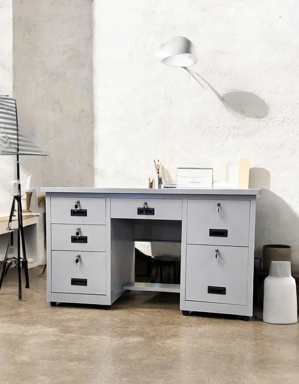 Bàn làm việc sắt 1