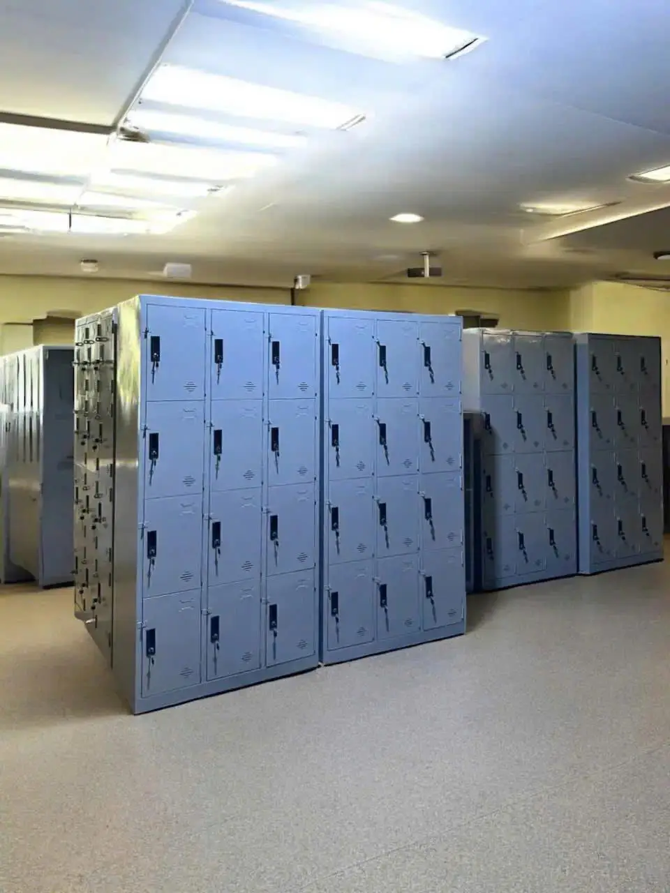 Tủ sắt locker 12 ngăn